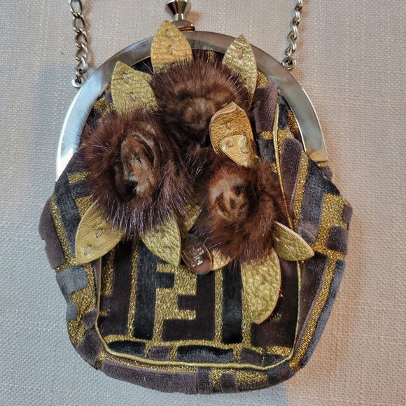 Vintage FENDI collectable mini purse with mink roses - Picture 5 of 15